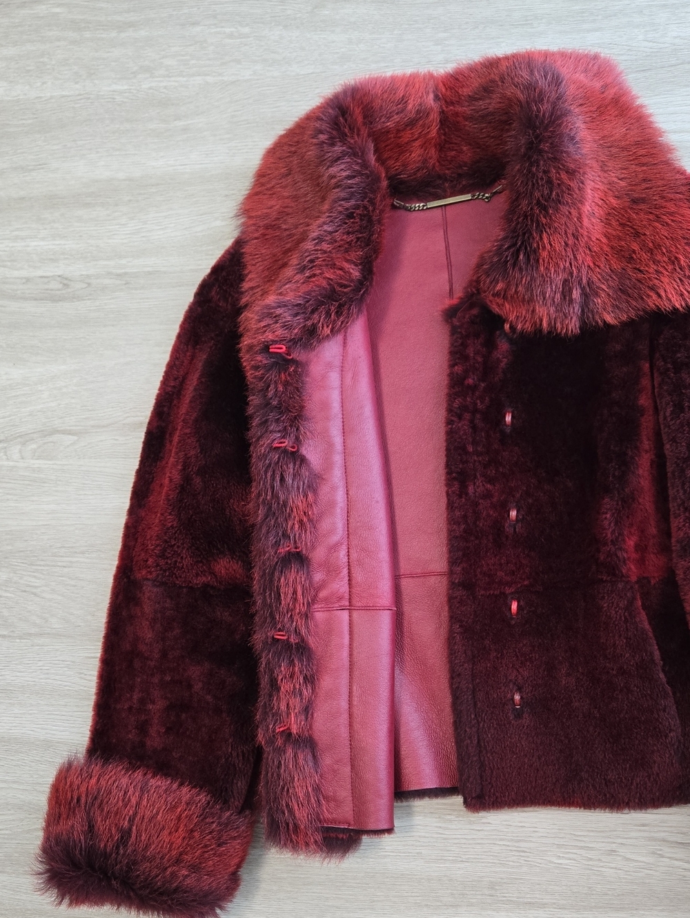 Via Veneto Real Shearling Fur Short Jacket in Deep Burgundy and Wine, Size XS - Picture 5 of 13